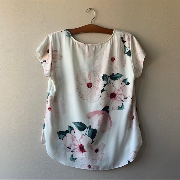 Dynamite floral blouse - Picture 3 of 3